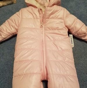 Snow suit brand new old navy 0-3 girls
